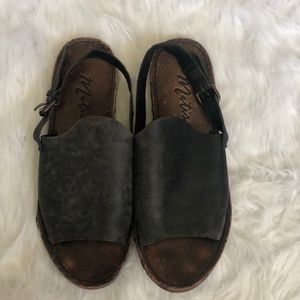 Charcoal Matisse leather slide sandals